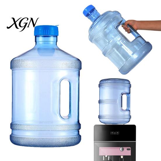 Food Grade Plastic Water Jug Reusable with Handle And Screw Top, 3.78L Capacity Portable Dispenser Bucket Dispenser, Bottle for Home Office