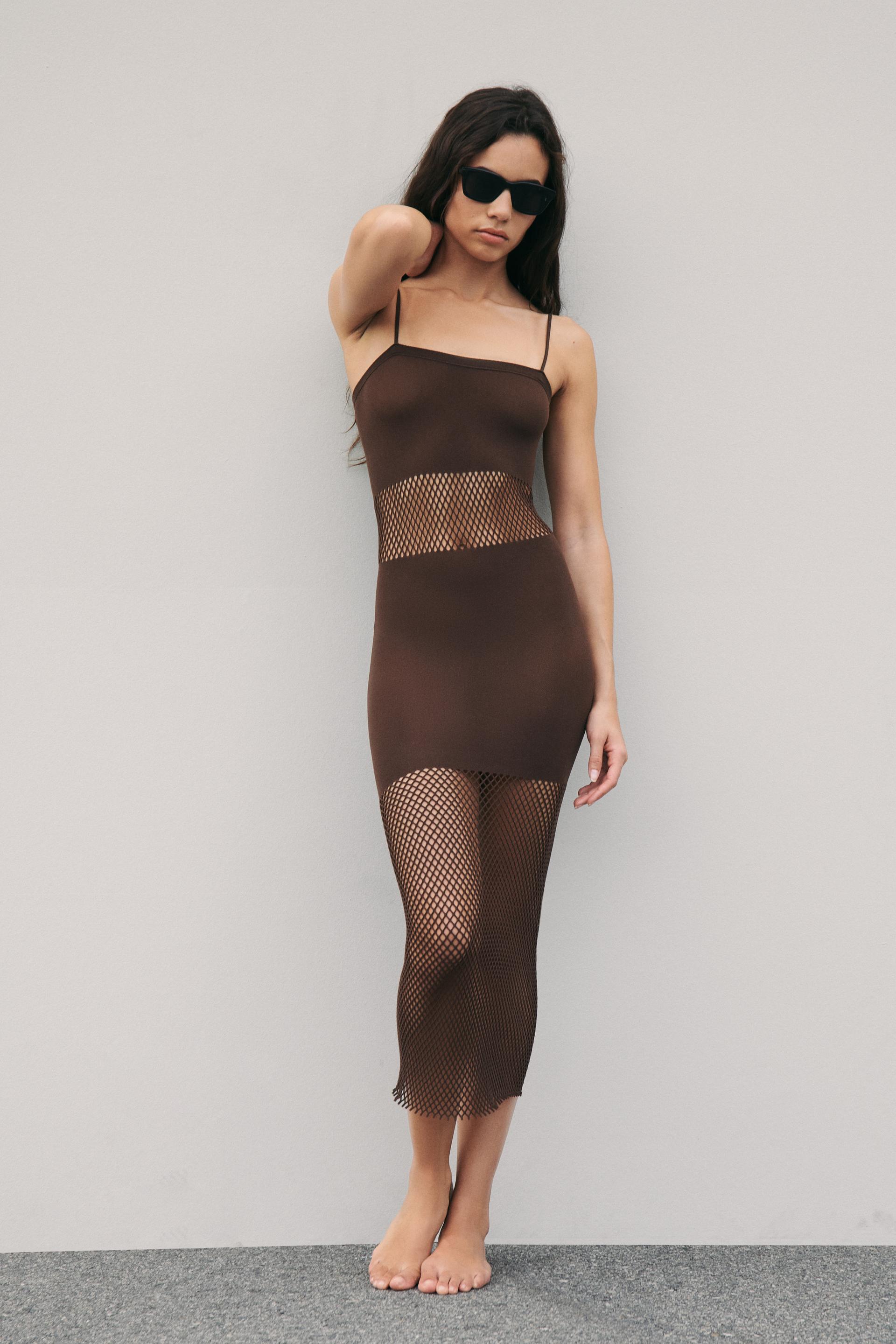

SEAMLESS FITTED MESH DRESS