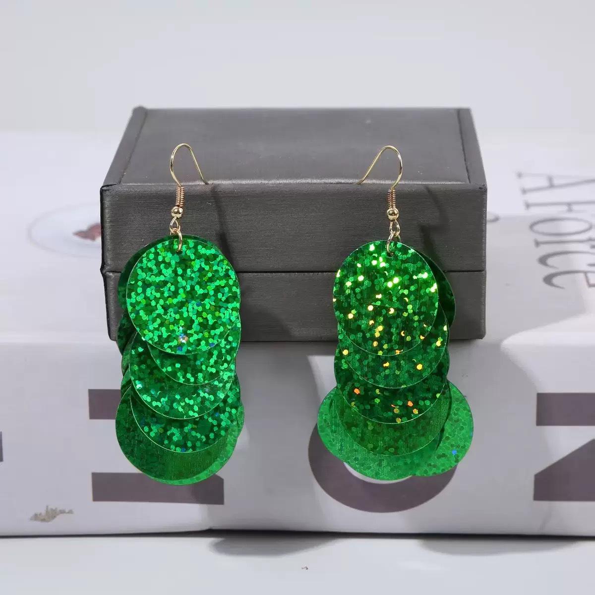 

Круглі сережки з китицями: Елегантний ретро-дизайн з перебільшеною індивідуальністю зелений