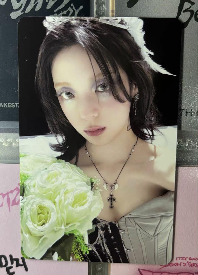 

[USED] itzy GWBG Chinese kms pre-order bonus trading card rear