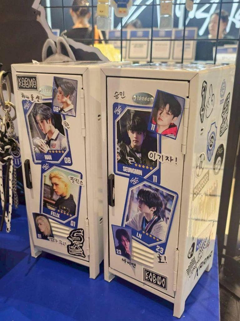 [USED] Hyunjin Karma Pop-Up Stray Kids Locker Sticker