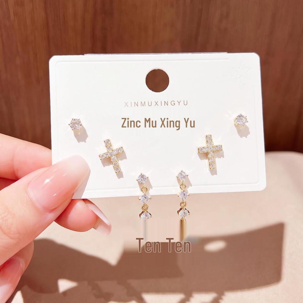 Copper-Plated Gold Cross Stud Earrings - Fashionable, High Quality & Luxurious