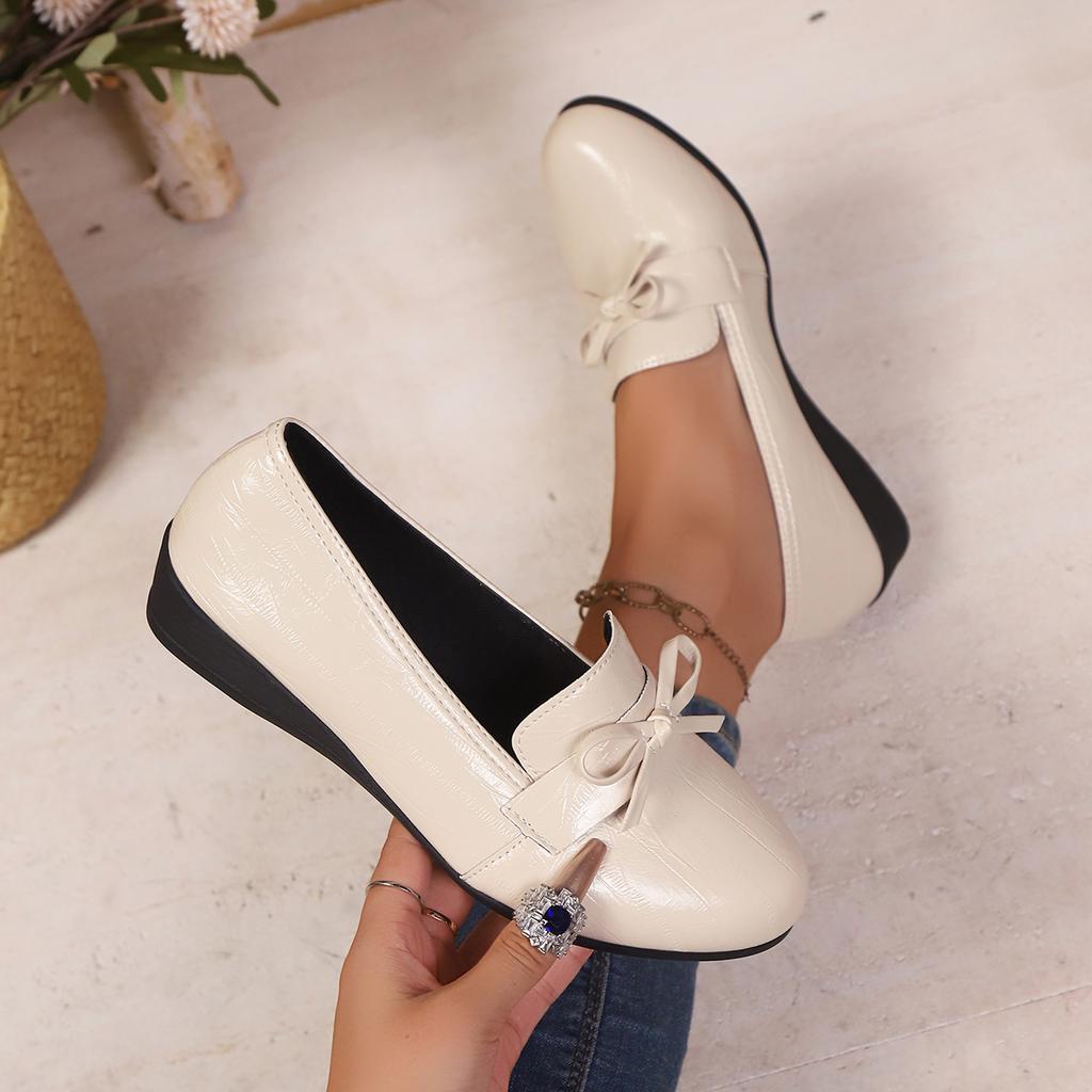 Tassel Bow Knot Women Flats Female Derby Leather Brand Casual Pointed Toe Slip On Flats Ladies Comfort Autumn Brogue Shoes