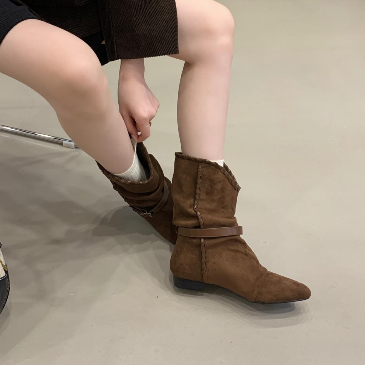 

2025 autumn new belt buckle thick low tube thin suede versatile Martin fashion women s short boots 39 чёрный