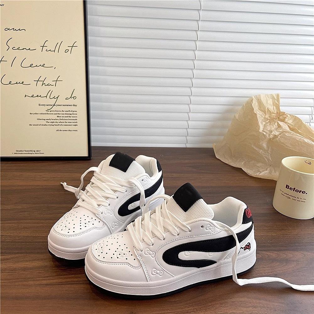 New niche design sense trend casual street shot versatile skateboard shoes women's retro Harajuku bread shoes