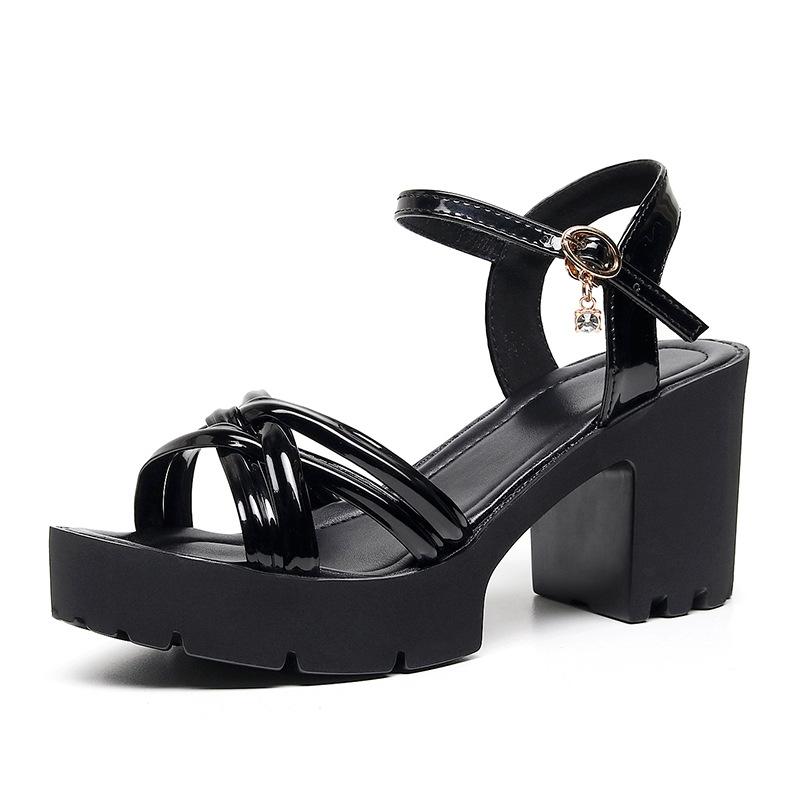 8cm Små Stora Storlekar 33-43 Eleganta Tjockbottnade Lackskor Platåsandaler 2025 Blockhöga Klacksandaler Kontorsmodell