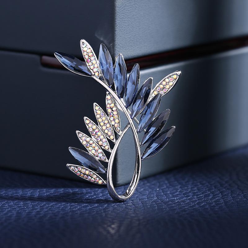 Brooch Women s Pin Anti-light Buckle Clothing Accessories Suit Brooch Jewelry Wholesale Olive Branch Elements Korean Fresh