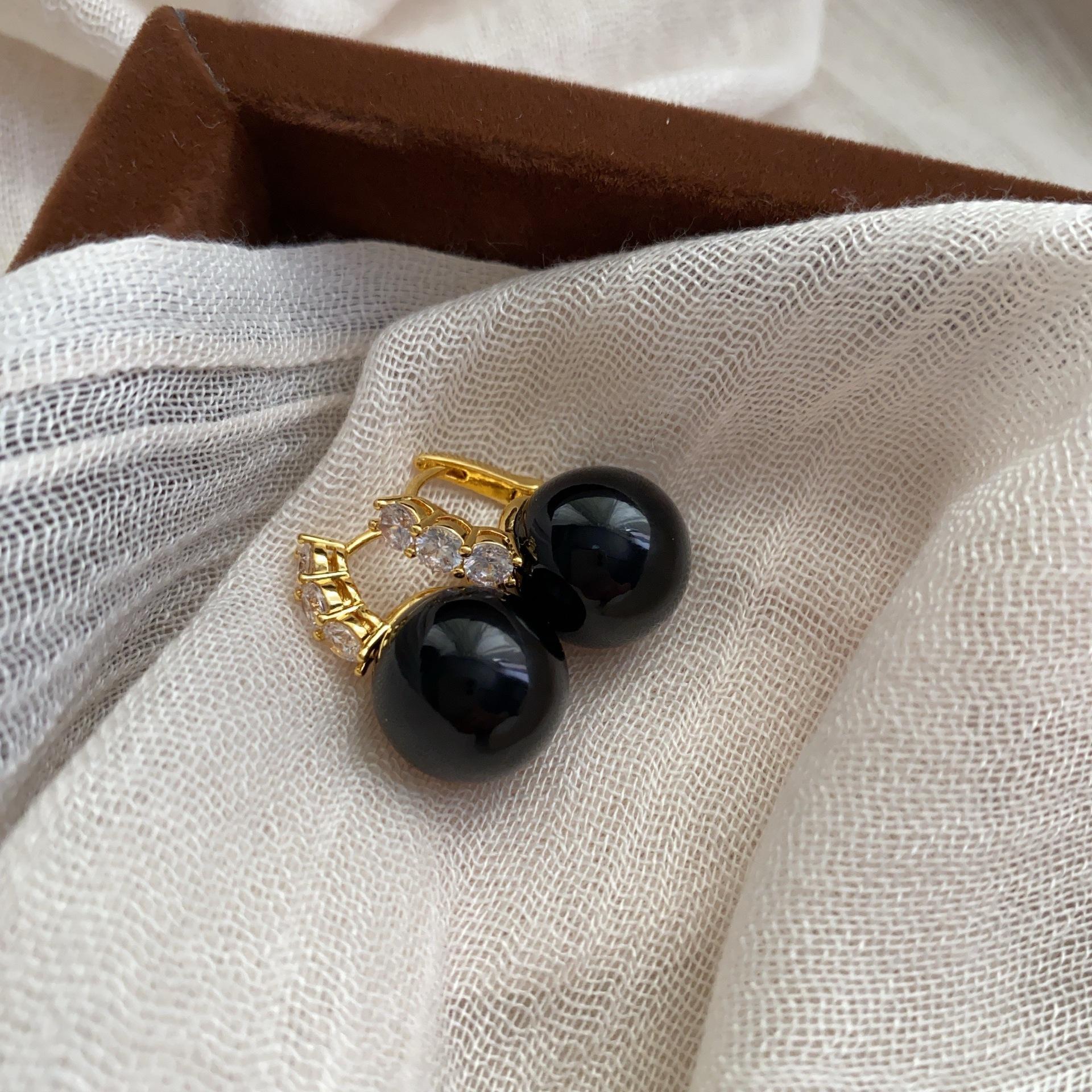 Niche Ankola Red Zircon Square Pearl Stud Earrings Niche Design Earrings French Light Luxury High-End Earrings