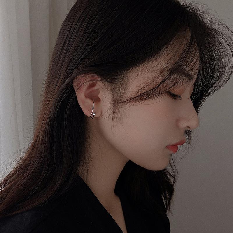 Round Bead Stud Earrings Simple Cold Wind Earrings Temperament Female Fresh Internet Celebrity Personality Jewelry