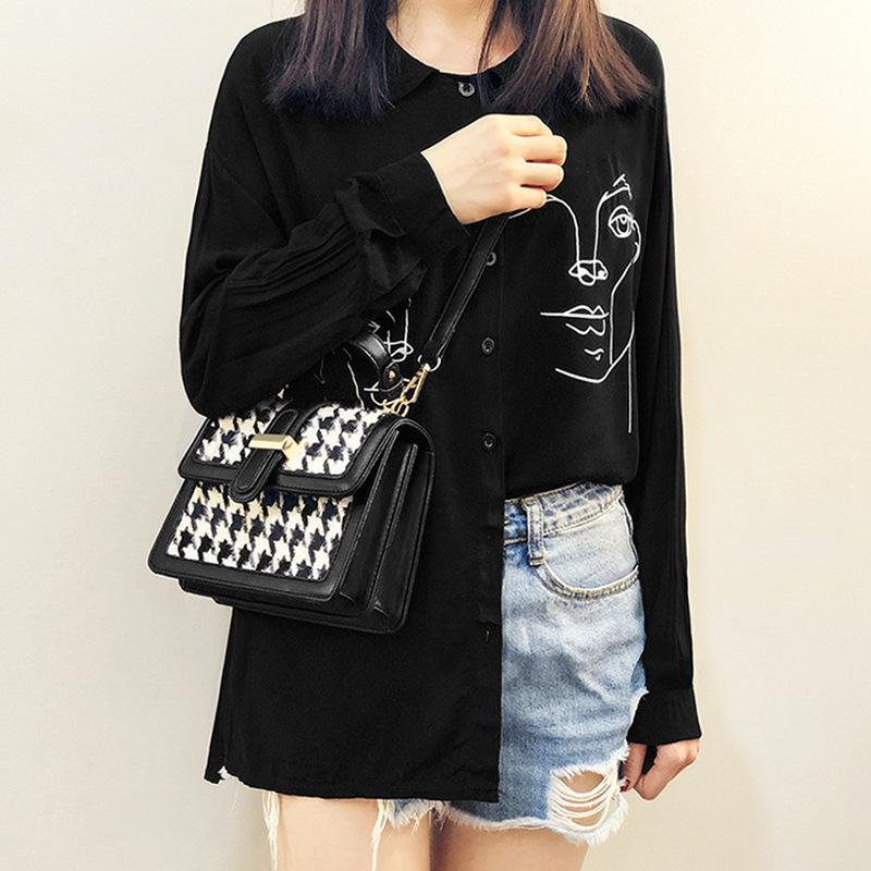 Women's Shoulder Messenger Bag Versatile Fashion Small Square Bag