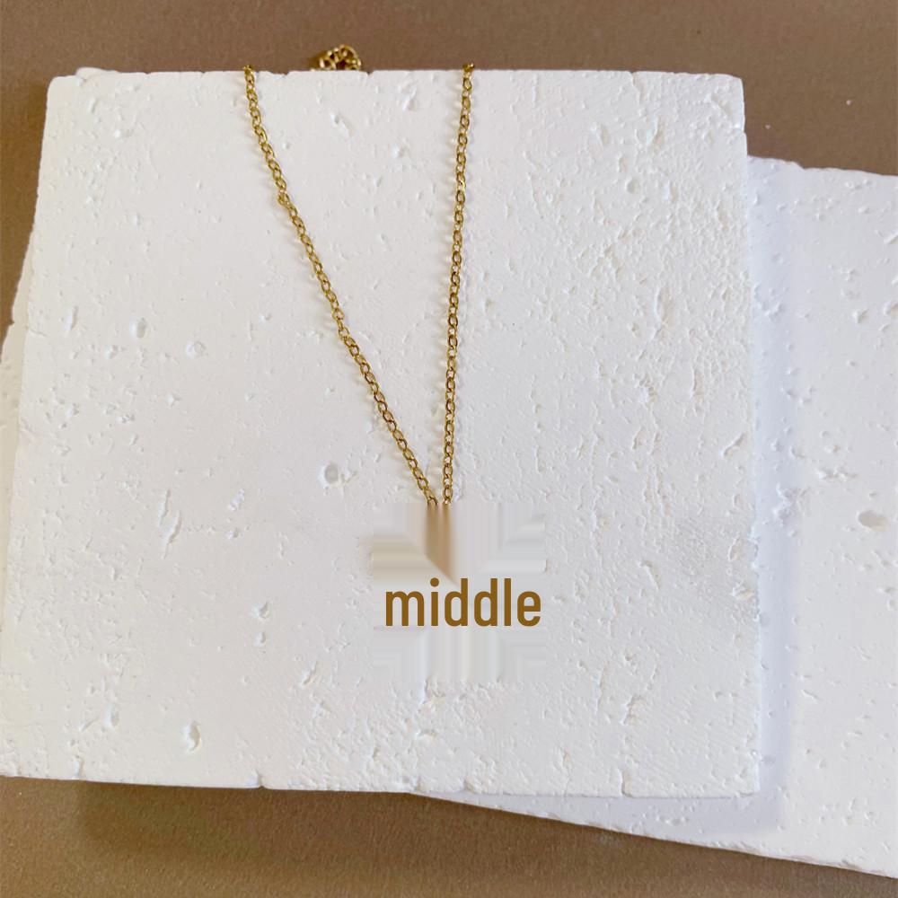 Women's Gold Bow Pendant Necklace - Titanium Steel, Non-fading, Fashion Light Luxury Clavicle Chain Accessory