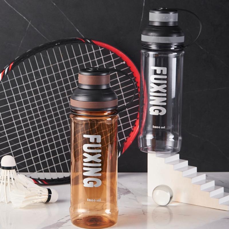 Sportowy Kubek na Wodę o Dużej Pojemności, Letni Plastikowy Kubek do Fitnessu na Zewnątrz, Odporny na Wysoką Temperaturę Kubek Kosmiczny z Nadrukiem