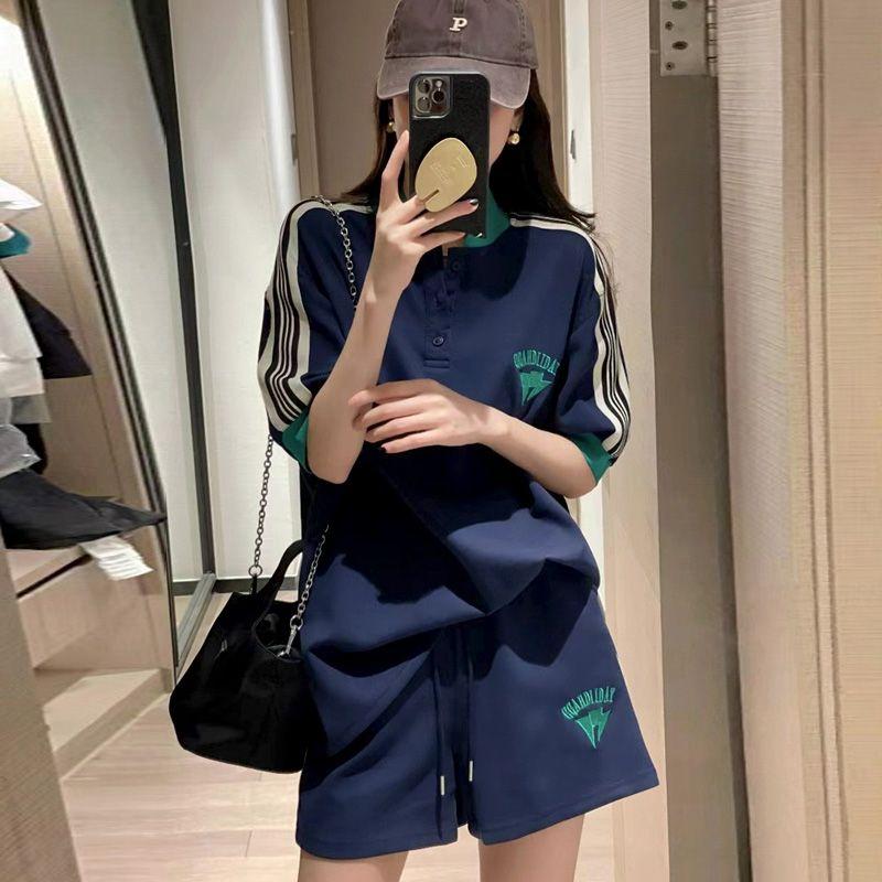 

Европейская станция Повседневный спортивный костюм Женский Лето 2025 Новое поступление Модная стильная одежда Одежда для похудения Шорты Костюм-двойка Тренд Navy blue Suit S