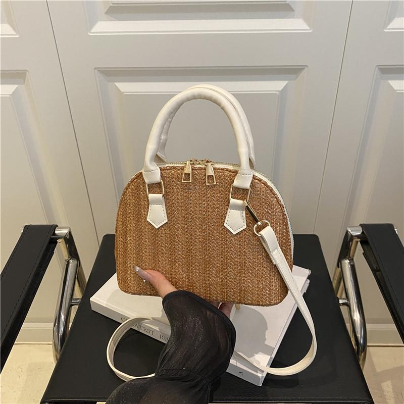 

Straw shell bag women s 2025 summer new Korean version fashionable versatile handbag simple casual shoulder messenger bag коричневый