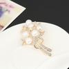 Fashionable Flower Brooch, Feminine Charm Pearl Brooch, Design Sense, Anti-exposure Pin, Suit Accessory