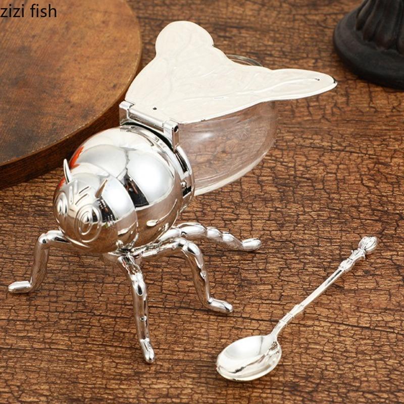 Bee Shaped Seasoning Jar and Spoon Spice Jar Salt Shaker Seasoning Bottle Storage Jars Seasoning Tools Spice Container Organizer