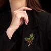 SKEDS Kreative Damen Herren Mode Tannenzapfen Emaille Accessoires Anstecknadeln Elegante Dame Pflanze Klassische Kleidung Anzug Broschen Pin Geschenk