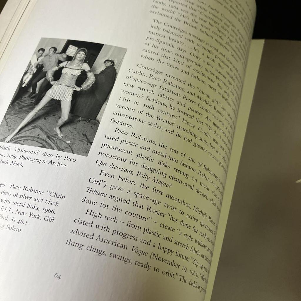 [USED] Foreign book 50 years of fashion Author: Valerie Steele