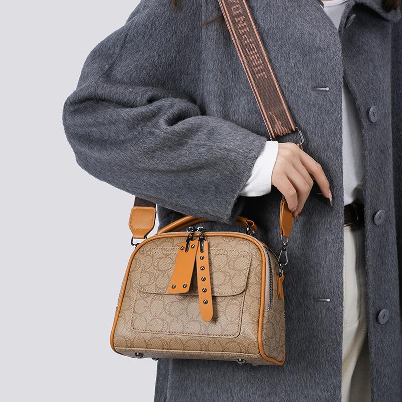 European American Retro Niche Women's Crossbody Handbag - Large Capacity, Printed Square Design