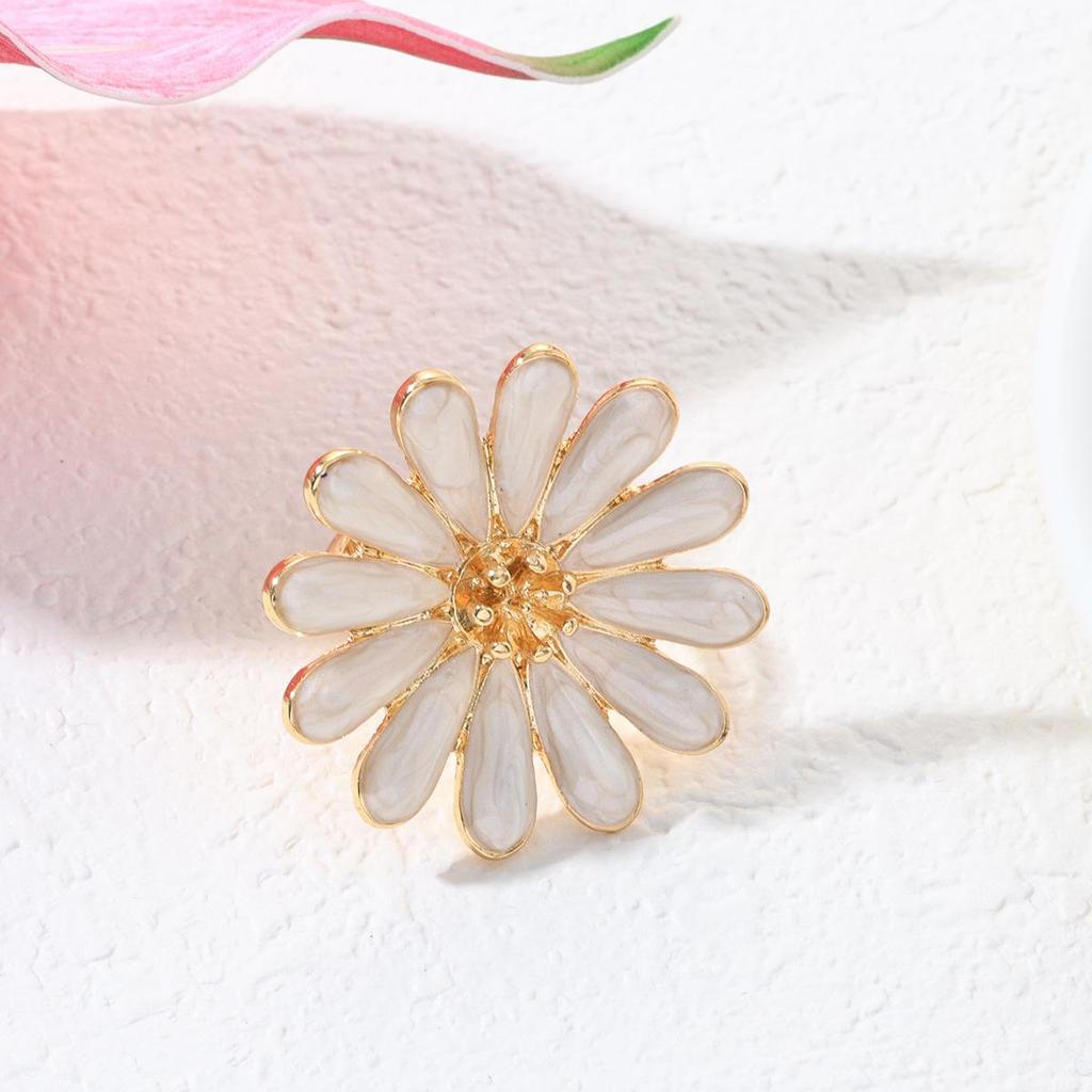 Japanese & Korean-Inspired Daisy Stud Earrings: Elegant Light Luxury, Versatile Design for Women