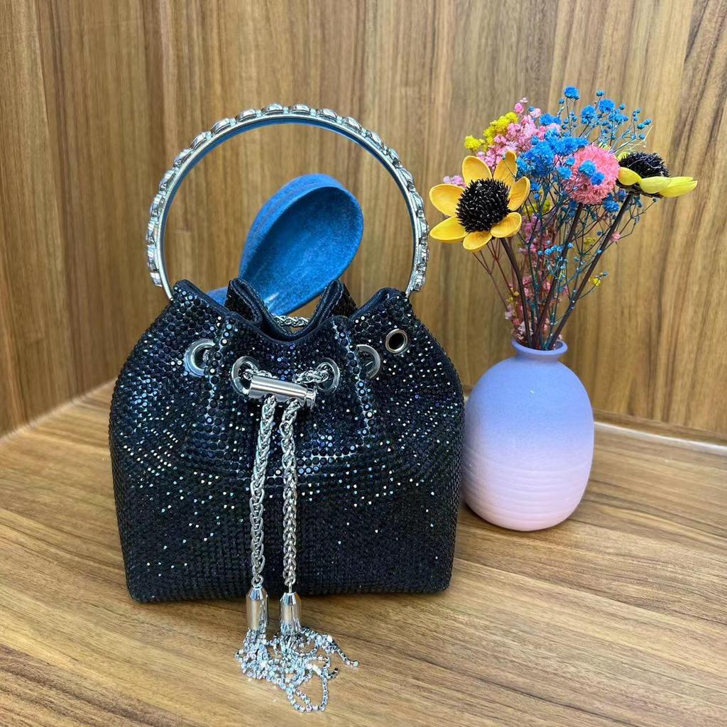 Dámská módní kbelíková taška s kamínky na rok 2023 - Celoplošný diamantový design Dionysus crossbody a podpažní trendy