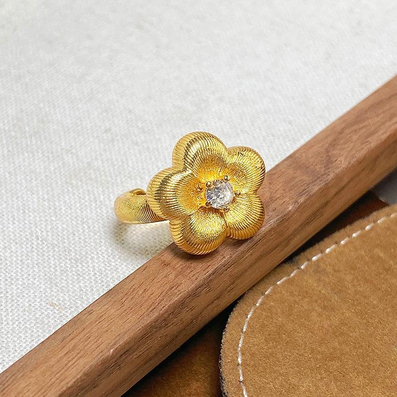 Italian Vintage Brushed Bramble Vine Zircon Ring Medieval Vintage Brushed Small Flower Personality Ring