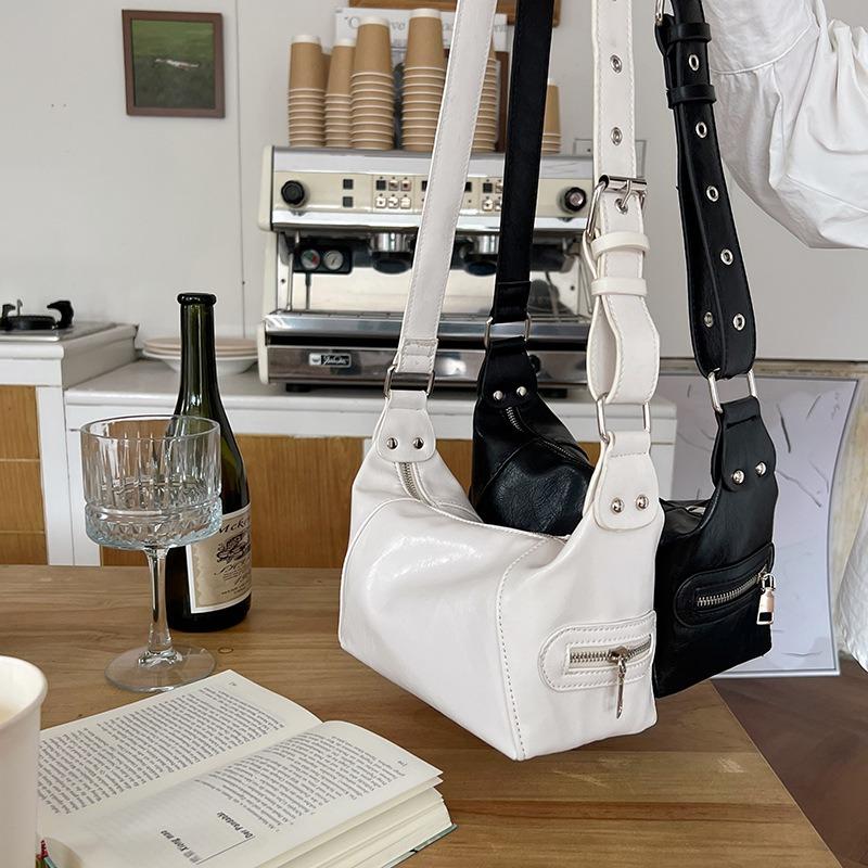 New Punk Style Locomotive Bag Underarm Bag Women's Fashion Niche Design Bag Spice Girl Shoulder Messenger Bag Tide