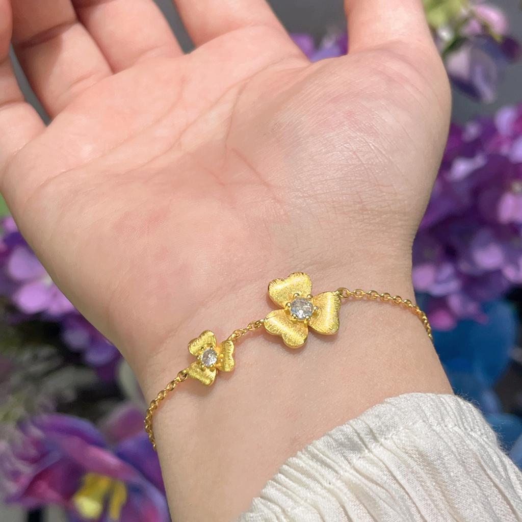 Retro Exquisite Handmade Brushed Micro-Inlaid Zircon Clover Bracelet Light Luxury High-End Temperament Jewelry