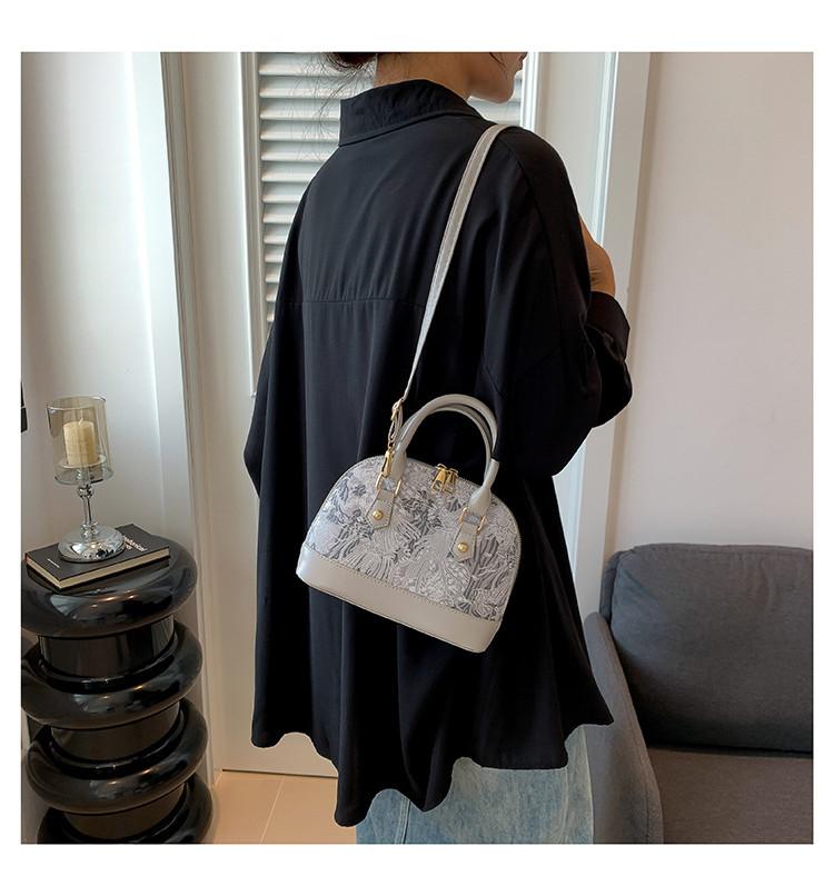 Trendy Street Style Women's Shoulder Bag 2023 Summer Fashion Shell Pu Bag