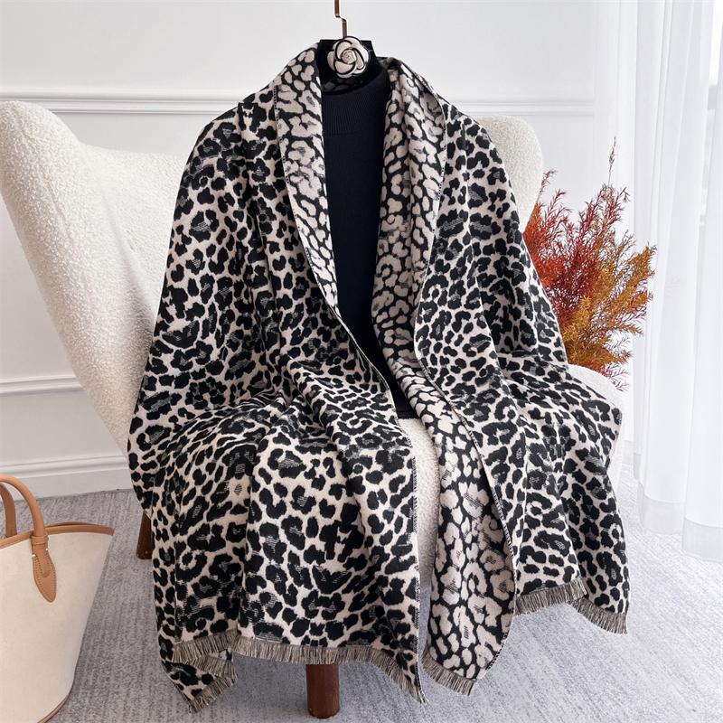 Luxury Brand Cashmere Women Leopard Scarf Winter Warm Shawl and Wrap Bandana Pashmina Female Foulard Square Thick Blanket Poncho