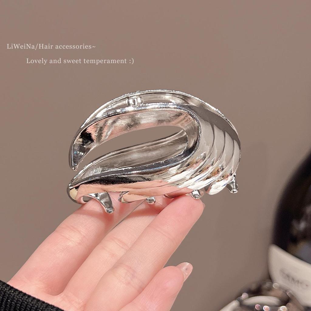 2025 New Metal Arc Shark Hair Clip for Women - High Ponytail Claw Hairpin