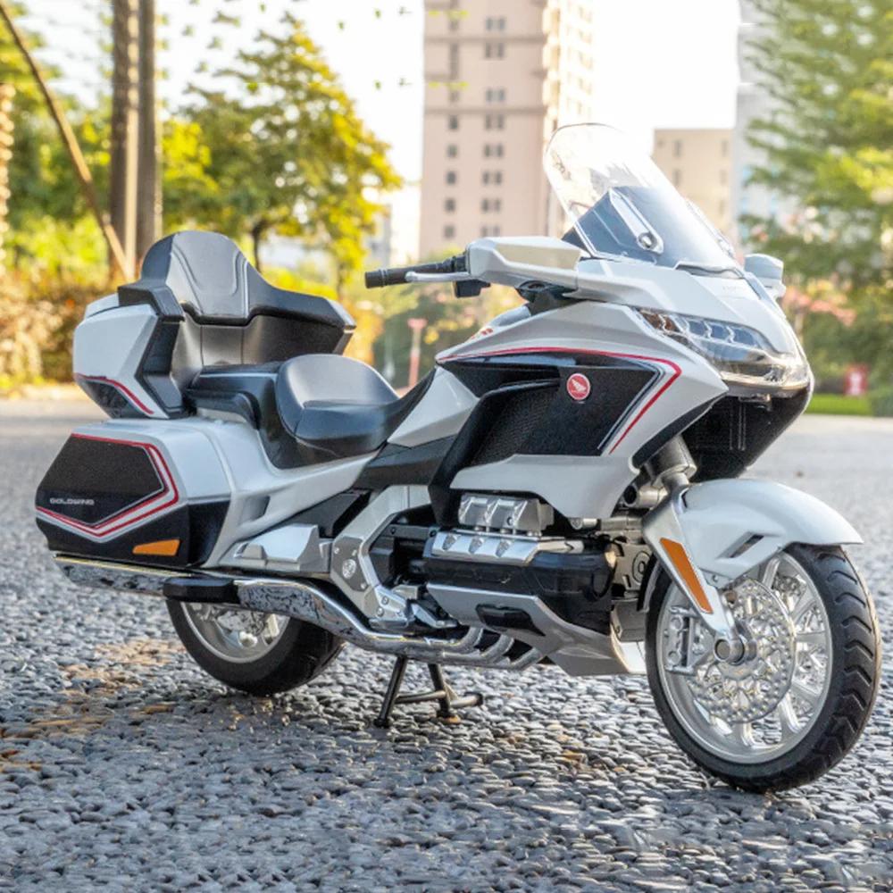 1/11 Scale Motorcycle Honda Gold Wing  GL800 2021 Model Toys Alloy Diecast Sound Light Shock Absorption Simulation Motorbikes Presents