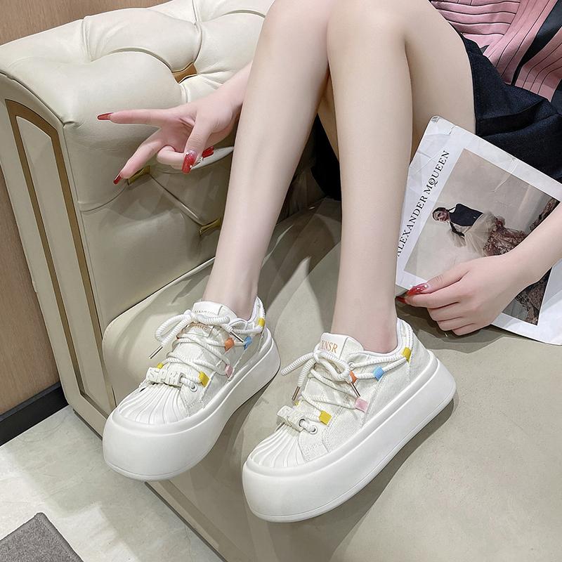 Fashion New Women Cloth Flat Shoes Autumn Fashion Casual Thick Soled Designer Breathable Canvas Student Beige Lace Sneakers for Women