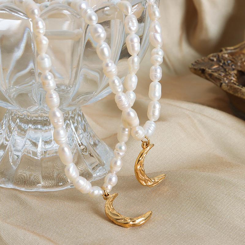 Crescent Moon Titanium Steel Pendant Natural Freshwater Pearl Necklace Western Empress Dowager Vintage Temperament Versatile Clavicle Chain Jewelry