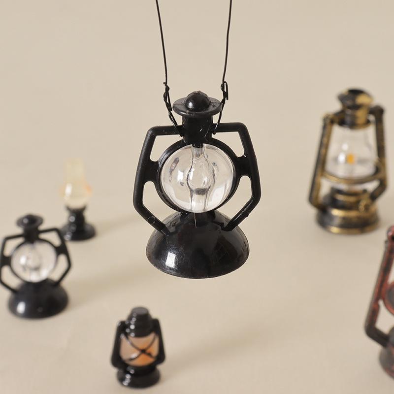 Retro Mini Kerosene Lamp Model for Dollhouse Christmas Decoration & Shooting Scene Prop.