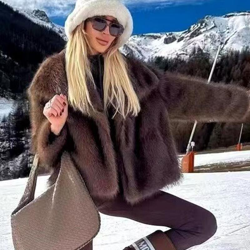 

Women s Faux Fur Short Coat Warm Loose Fit Winter Jacket Perfect for Cold Weather S коричневий