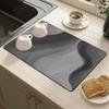Schnelltrocknende Saugfähige Kieselgurmatte Rutschfest Hitzebeständig Spülbeckenmatte Geeignet für Bartheken Badezimmer Modisch