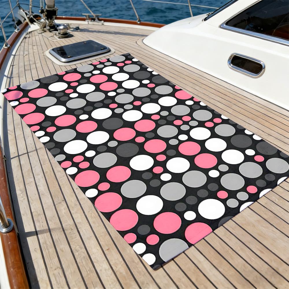 Retro Polka Dot Strandtuch – Übergröße Schnelltrocknend Sandfrei mit Rosa-, Weiß- & Graudruck für den Sommer