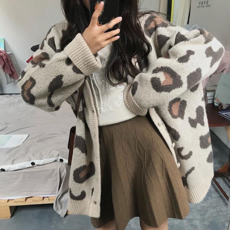 

Модный кардиган с V-образным вырезом, леопардовый свитер для женщин, осень-зима, корейская версия, свободная повседневная вязаная куртка, элегантная женская простая офисная одежда one size темно-коричневого
