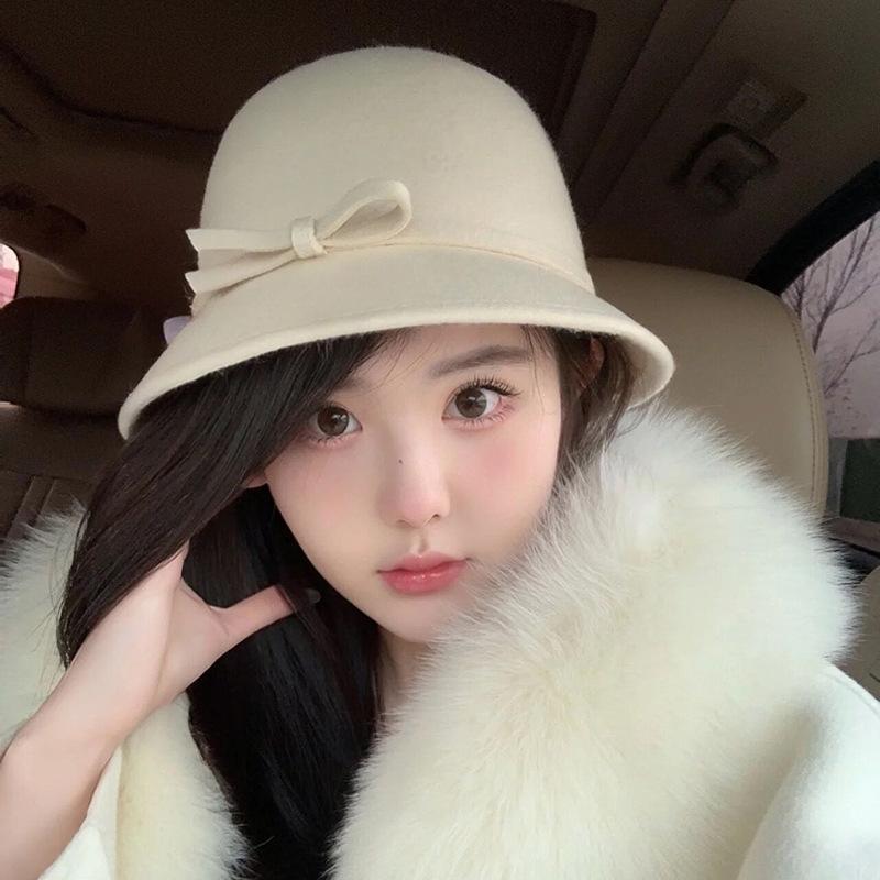 Autumn and Winter Face Showing Small Wool Basin Hat for Women Retro Hepburn Style Bow Top Hat Elegant White Woolen Fisherman Hat