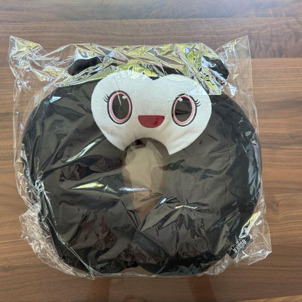 [USED] TWICE THIS IS FOR Upgrade Bonus Goods Neck Pillow and More