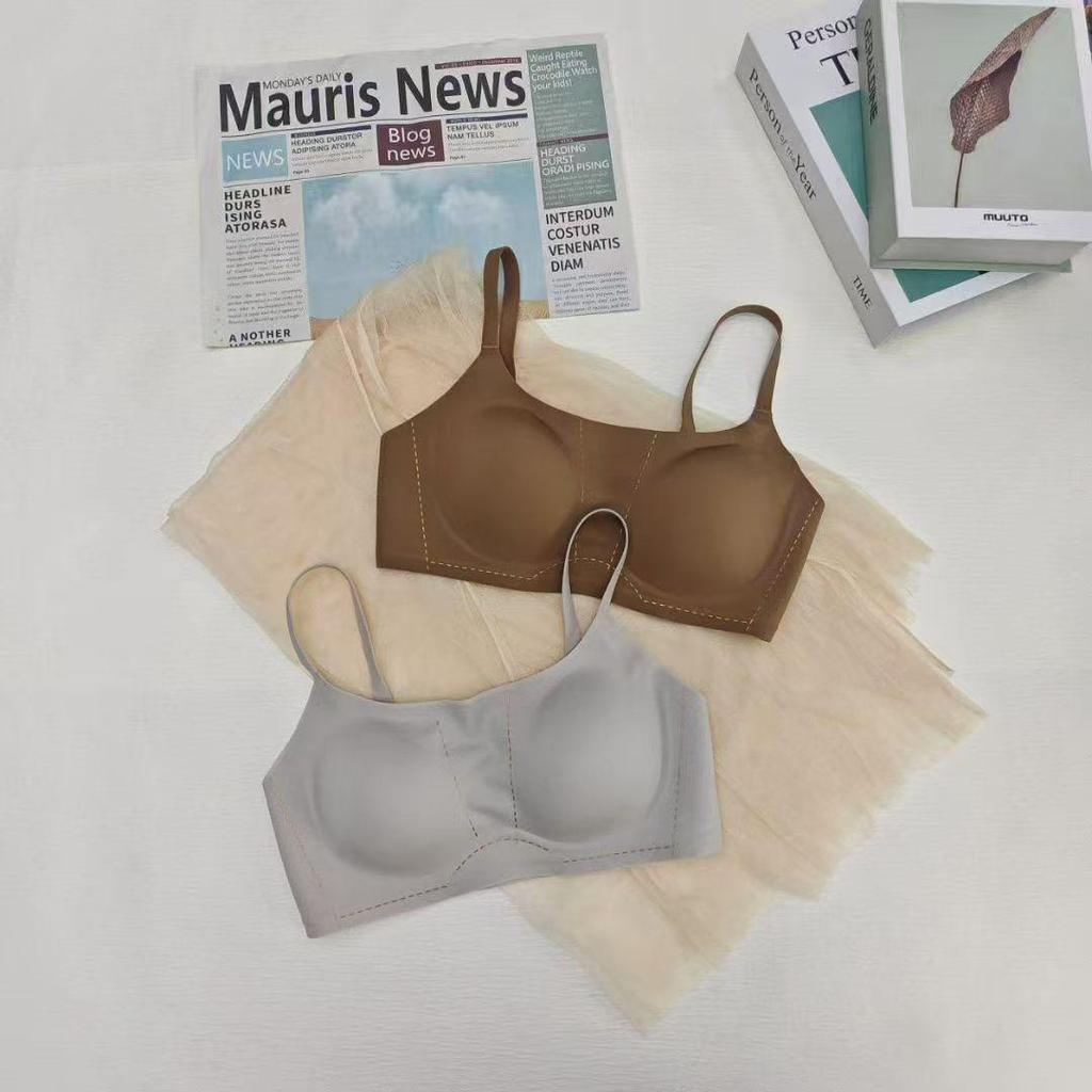 Seamless Push-Up Bra: Invisible, Wireless, Adjustable Support for Petite Figures