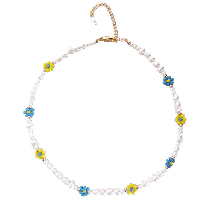 Baroque Pearl Cartoon Clavicle Chain: Simple Freshwater Pearl Choker for Women