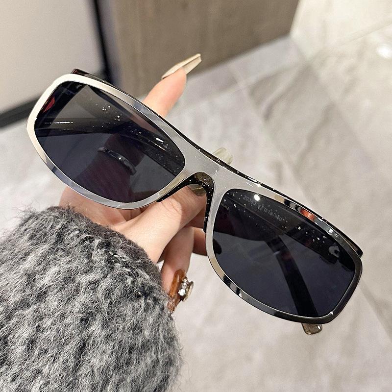 New  Vintage Luxury Brand Designer Curved Square Sunglasses Women For Men Sun Glasses Punk Popular Metal Cycling Sport Goggle