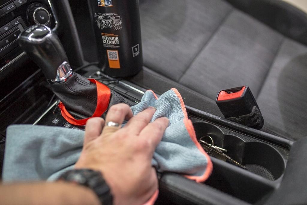 Adbl Interior Cleaner 1L + Pędzelek Do Czyszczenia Plastików Kokpitu Auta