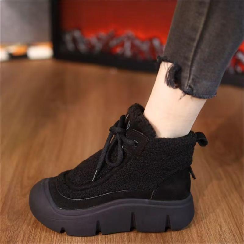 Winter 2026 New Cotton Shoes Fleece Warm High Top Flat Shoes Soft Soles Fashion Versatile Lamb Fleece Women's Shoes