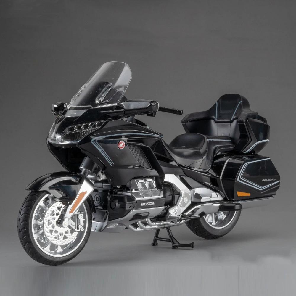 1/11 Scale Motorcycle Honda Gold Wing  GL800 2021 Model Toys Alloy Diecast Sound Light Shock Absorption Simulation Motorbikes Presents