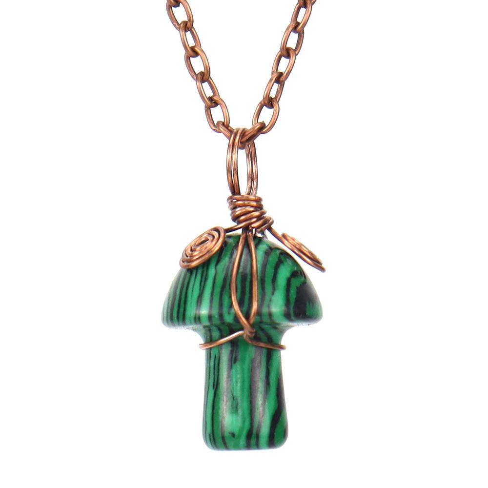 Hand-Wound Crystal Green Dongling Agate Small Mushroom Pendant Necklace Jewelry N586