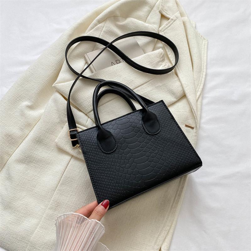 Chic Commuter Crossbody Bag Trendy 2023 Small Box Bag Women s Shoulder Bag чёрный