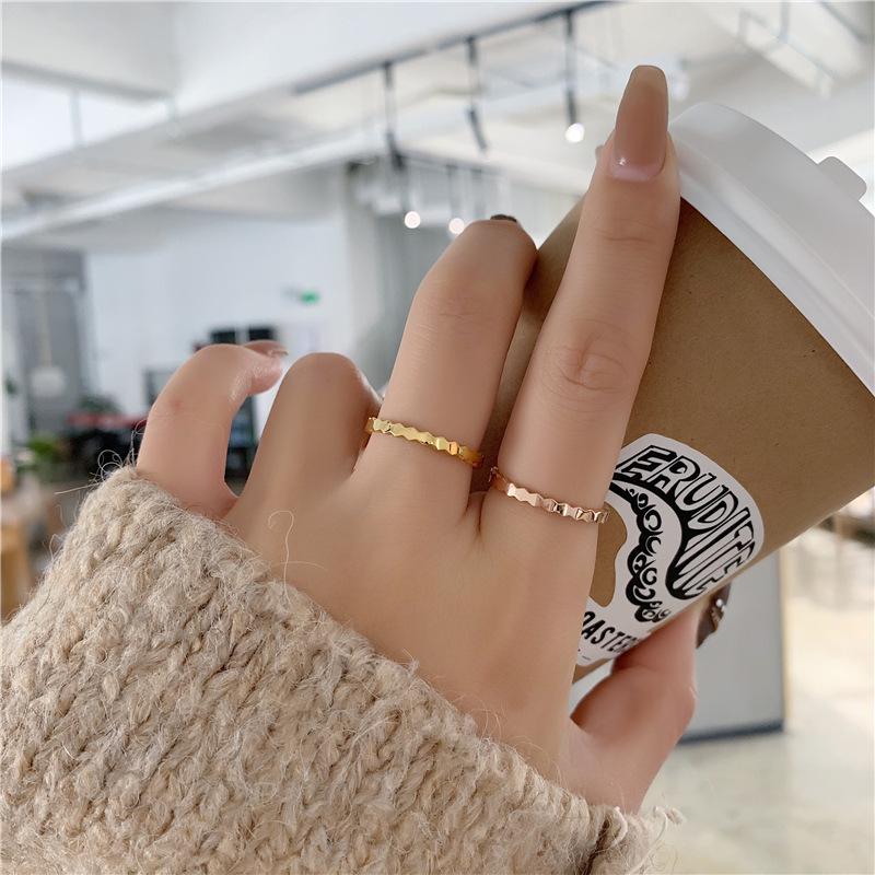 18K Rose Gold Honeycomb Titanium Steel Ring for Women: Trendy Korean Knuckle Jewelry Size 5 розового золота